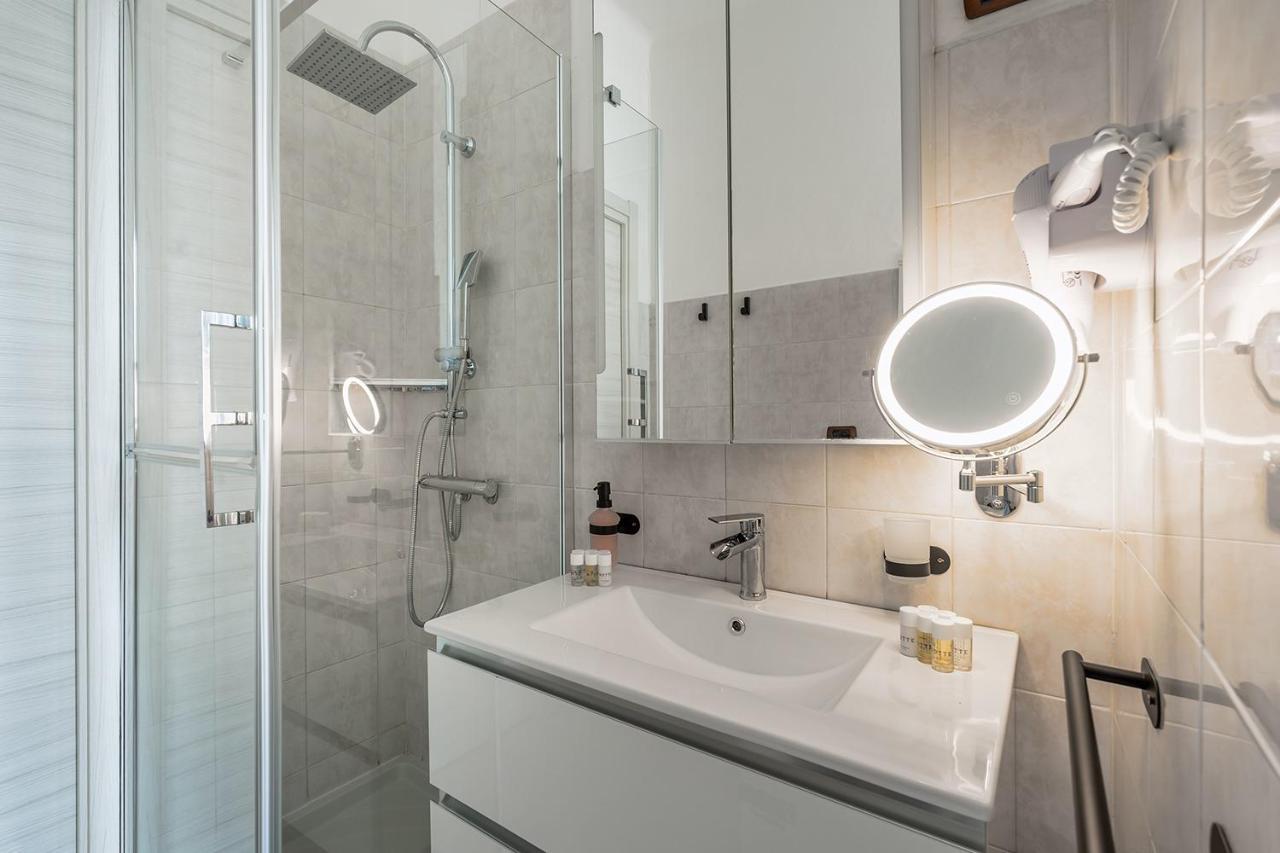 Elegant Citylife Apartment- Metro Access - Double Rooms Milan Exterior photo